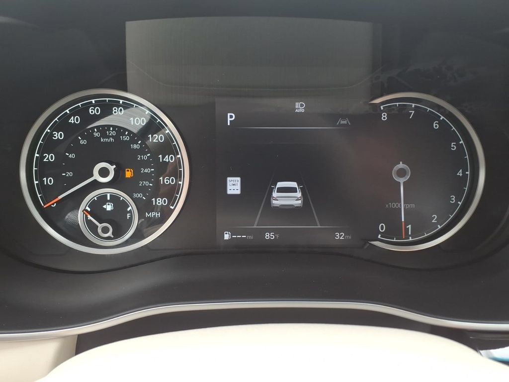 Used 2026 Genesis G70 2.5T Prestige RWD image 17