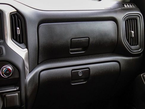 Used 2024 Chevrolet Silverado 1500 Custom image 17