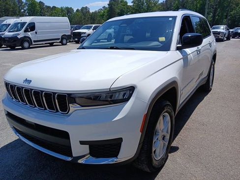 Used 2023 Jeep Grand Cherokee L Laredo RWD image 7
