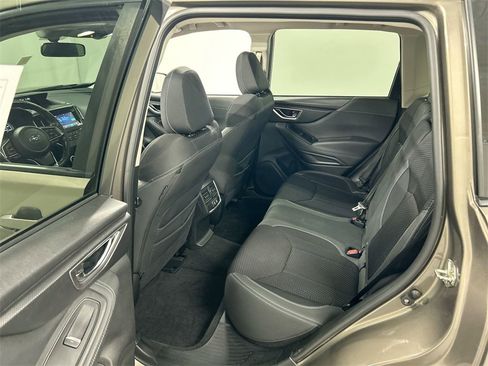 Used 2020 Subaru Forester Premium image 20