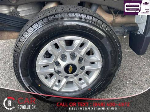Used 2023 Chevrolet Silverado 2500 LT AWD/4WD image 45