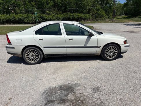 Used 2002 Volvo S60 2.4T FWD image 9