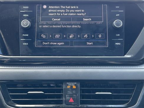 Used 2022 Volkswagen Taos SEL image 18