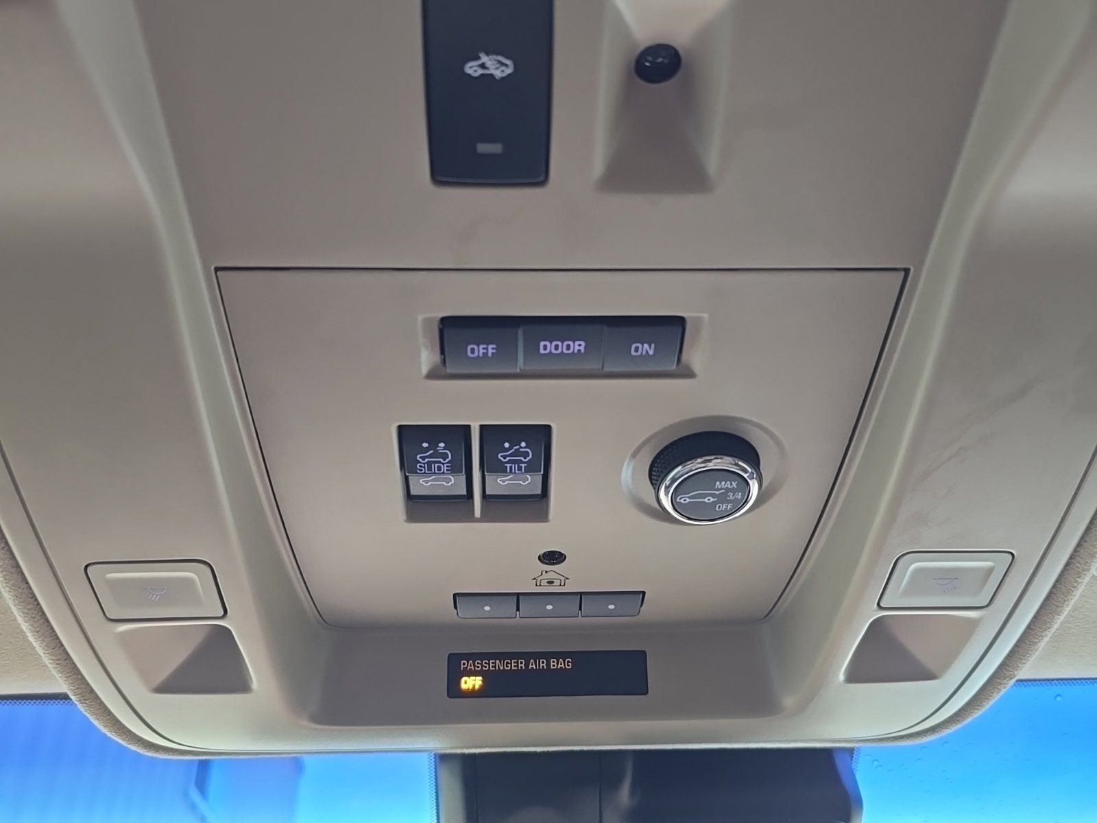 Used 2016 Cadillac Escalade Platinum AWD/4WD image 30