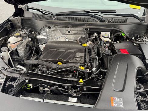 Used 2025 Chevrolet Trax LT image 25