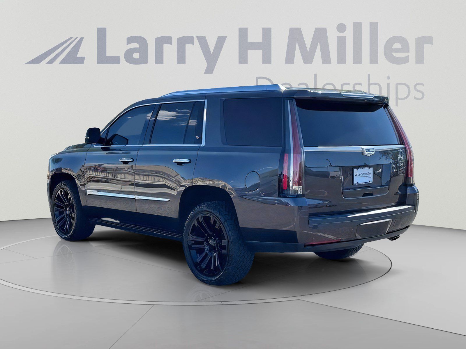 Used 2015 Cadillac Escalade Premium AWD/4WD image 4
