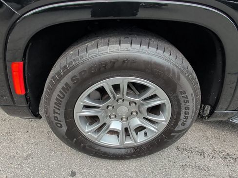 Used 2023 Jeep Wagoneer 4WD w/ Convenience Group I image 9