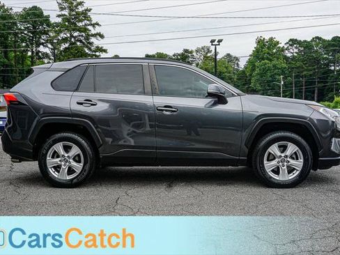 Used 2020 Toyota RAV4 XLE w/ Convenience Package FWD image 9