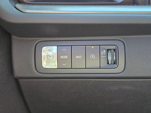 Used 2024 Chevrolet Traverse LT AWD/4WD image 33
