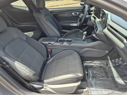 Used 2025 Ford Mustang Coupe RWD image 34