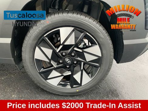 Used 2025 Hyundai Kona SEL FWD image 11