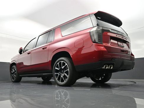 Used 2026 Chevrolet Suburban RST w/ Comfort Package image 27