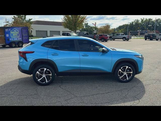 Used 2025 Chevrolet Trax RS w/ Driver Confidence Package FWD image 37