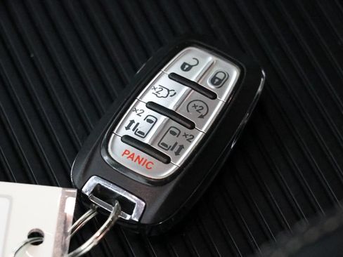 Used 2024 Chrysler Pacifica Touring-L FWD image 36