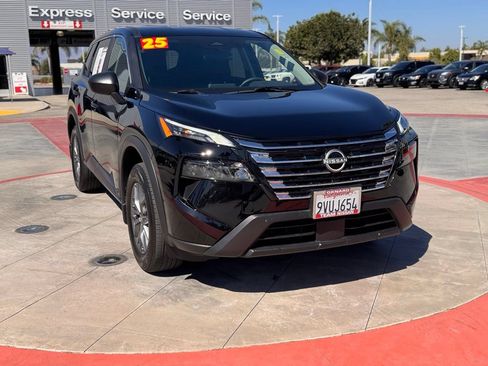 Certified 2025 Nissan Rogue S FWD image 2