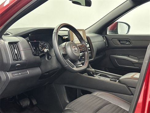 Used 2024 Nissan Pathfinder Rock Creek image 14