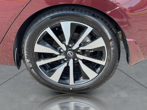 Certified 2025 Nissan Sentra SV w/ SV Premium Package FWD image 10