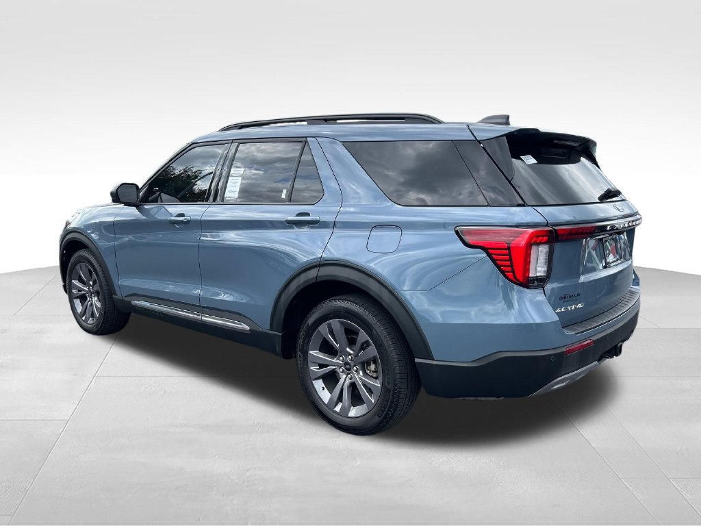 Used 2025 Ford Explorer Active w/ Active Comfort Package AWD/4WD image 3