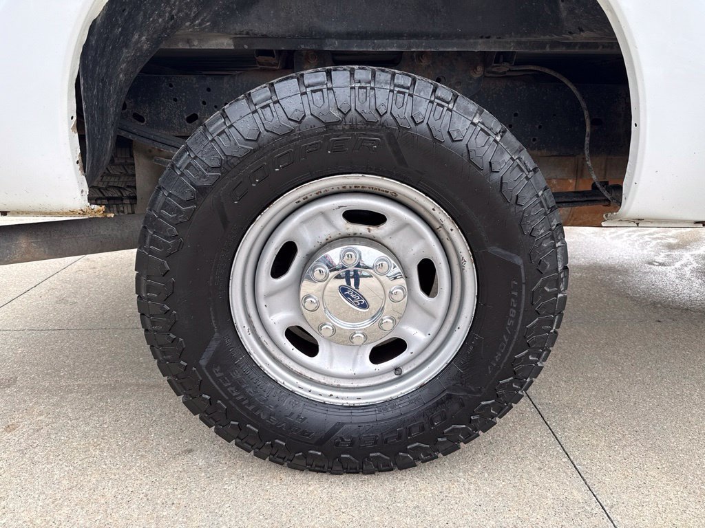 Used 2015 Ford F250 XL w/ Power Equipment Group AWD/4WD image 43