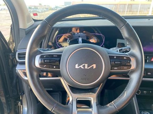 Used 2025 Kia Sportage EX FWD image 14