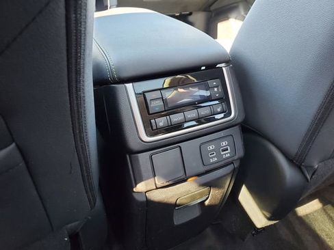 Used 2023 Subaru Ascent Onyx Edition Limited image 16