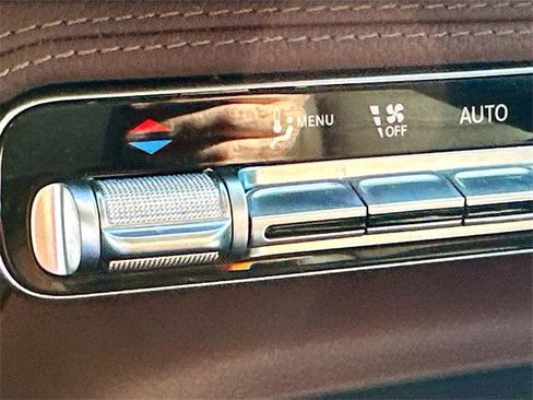 Used 2024 Mercedes-Benz GLS 580 4MATIC image 20