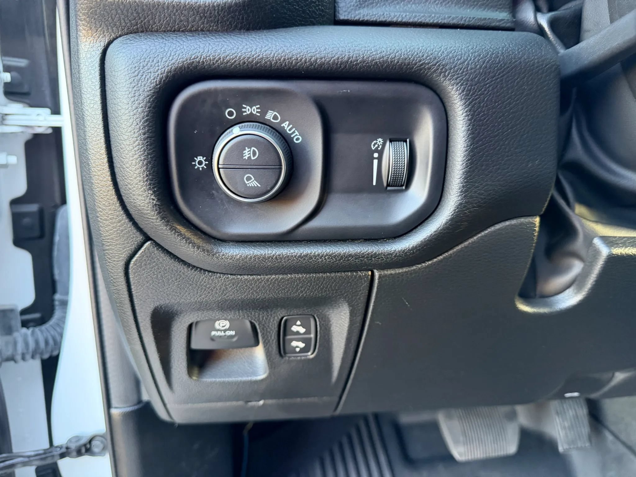 Used 2022 RAM 1500 Big Horn AWD/4WD image 30