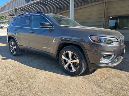 Used 2022 Jeep Cherokee Limited image 2