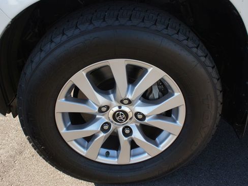 Used 2021 Toyota Land Cruiser image 27