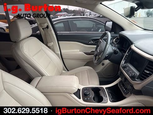 Used 2021 GMC Acadia Denali w/ Denali Technology Package image 7