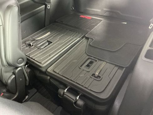 Used 2019 GMC Acadia SLT w/ Black Edition image 16