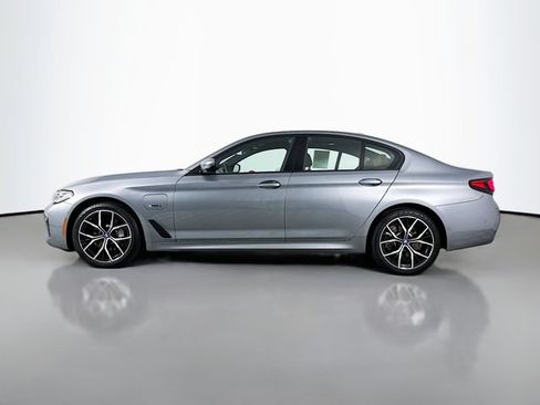Used 2023 BMW 530e w/ M Sport Package RWD image 4