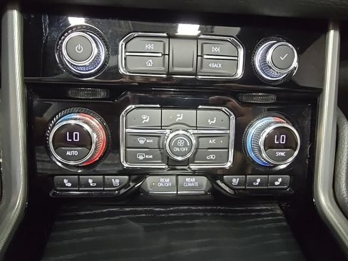 Used 2021 GMC Yukon XL Denali w/ Denali Ultimate Package AWD/4WD image 26