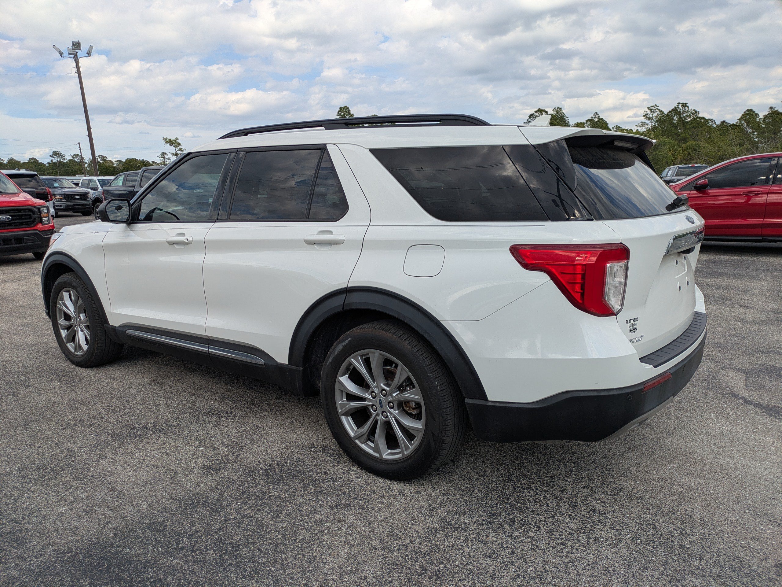 Used 2023 Ford Explorer XLT w/ Equipment Group 202A RWD image 6