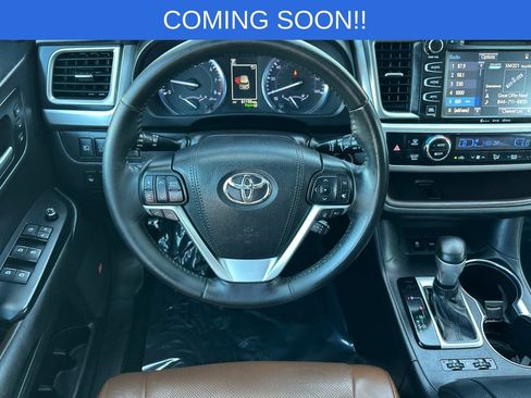 Used 2019 Toyota Highlander Limited image 15