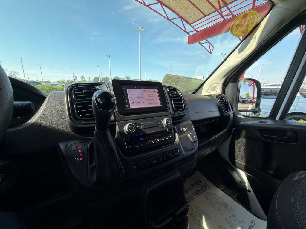 Used 2024 RAM ProMaster 2500 w/ Convenience Group FWD image 19
