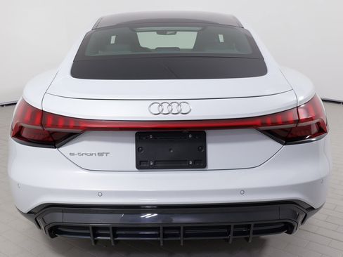 Used 2023 Audi e-tron GT Premium Plus image 15