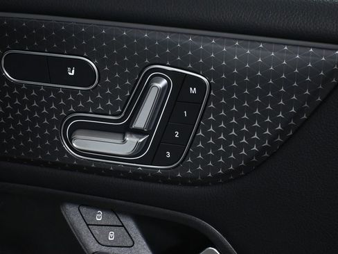 New 2026 Mercedes-Benz GLB 250 4MATIC image 35