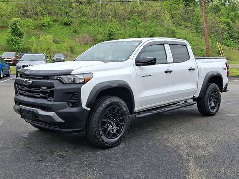 Used 2024 Chevrolet Colorado Trail Boss w/ Advanced Trailering Package AWD/4WD image 3