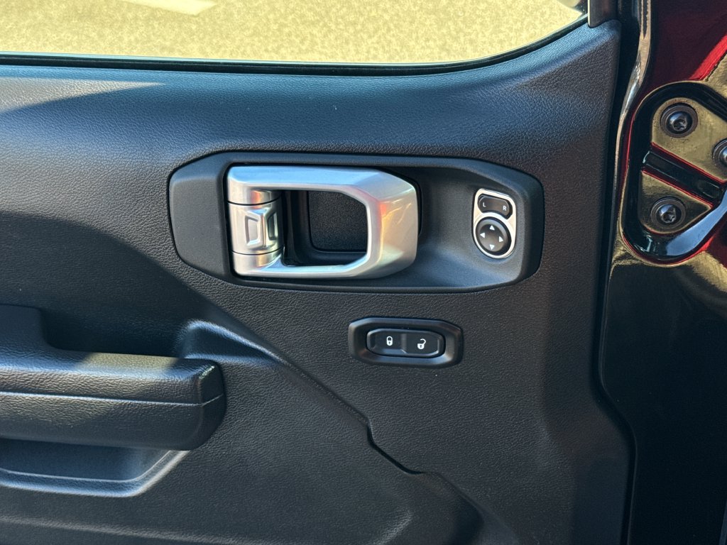Used 2023 Jeep Gladiator Sport AWD/4WD image 37