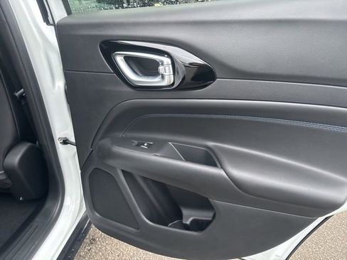 New 2026 Jeep Compass Latitude image 15