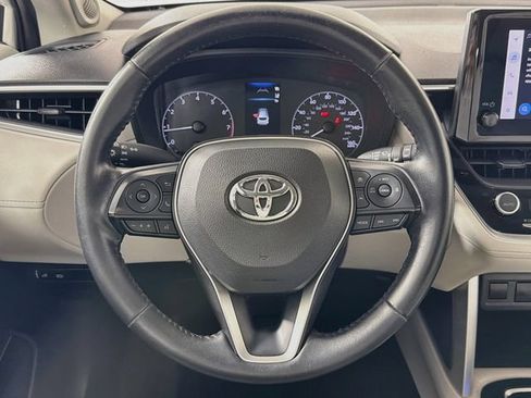 Used 2023 Toyota Corolla Cross LE w/ Moonroof Package AWD/4WD image 16