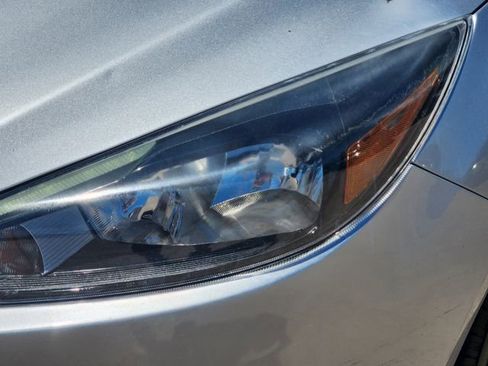 Used 2018 Ford Focus SEL image 9