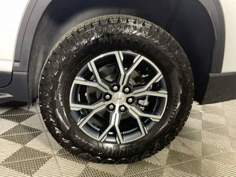 Used 2025 GMC Acadia AT4 AWD/4WD image 40