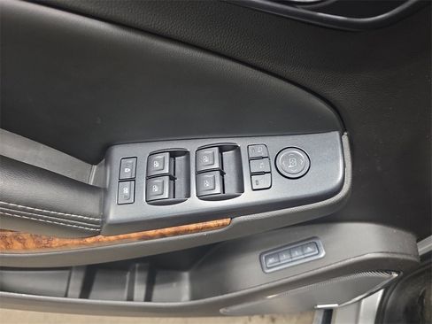 Used 2015 Chevrolet Tahoe LTZ image 29