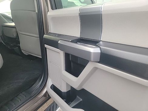 Used 2017 Ford F150 XLT w/ Equipment Group 302A Luxury image 33