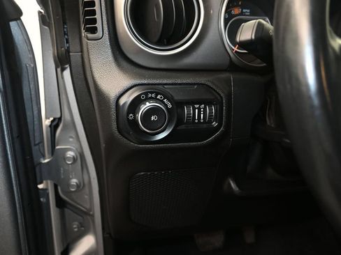 Used 2019 Jeep Wrangler Unlimited Sport w/ Technology Group AWD/4WD image 12