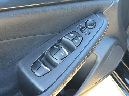 Used 2021 Nissan Maxima SR w/ Sport Mat Group FWD image 15