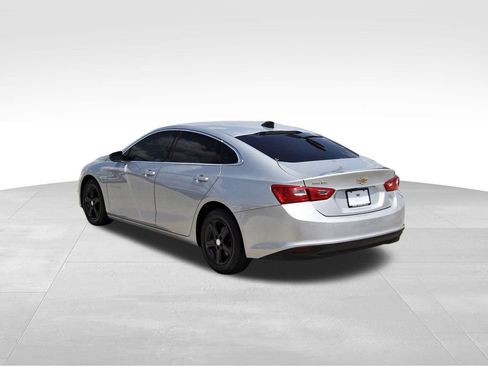 Used 2022 Chevrolet Malibu LS FWD image 3
