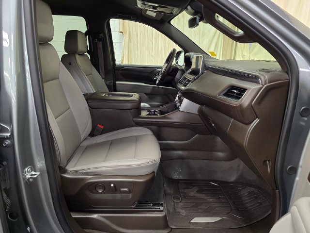 Used 2024 GMC Yukon XL SLT w/ SLT Luxury Package AWD/4WD image 39